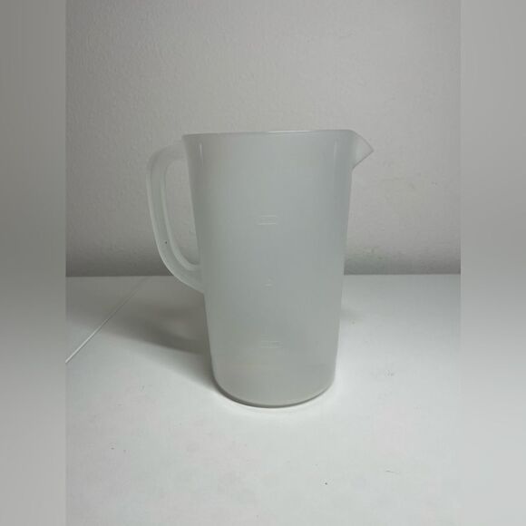 Rubbermaid Pitcher Pitchers Drink Containers No lid 1 gallon - Picture 3 of 4